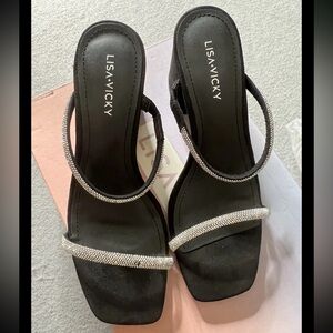 NEW In Box Lisa Vicky Women’s 6M "Mood-V" Black Block Heels Strappy Rhinestone